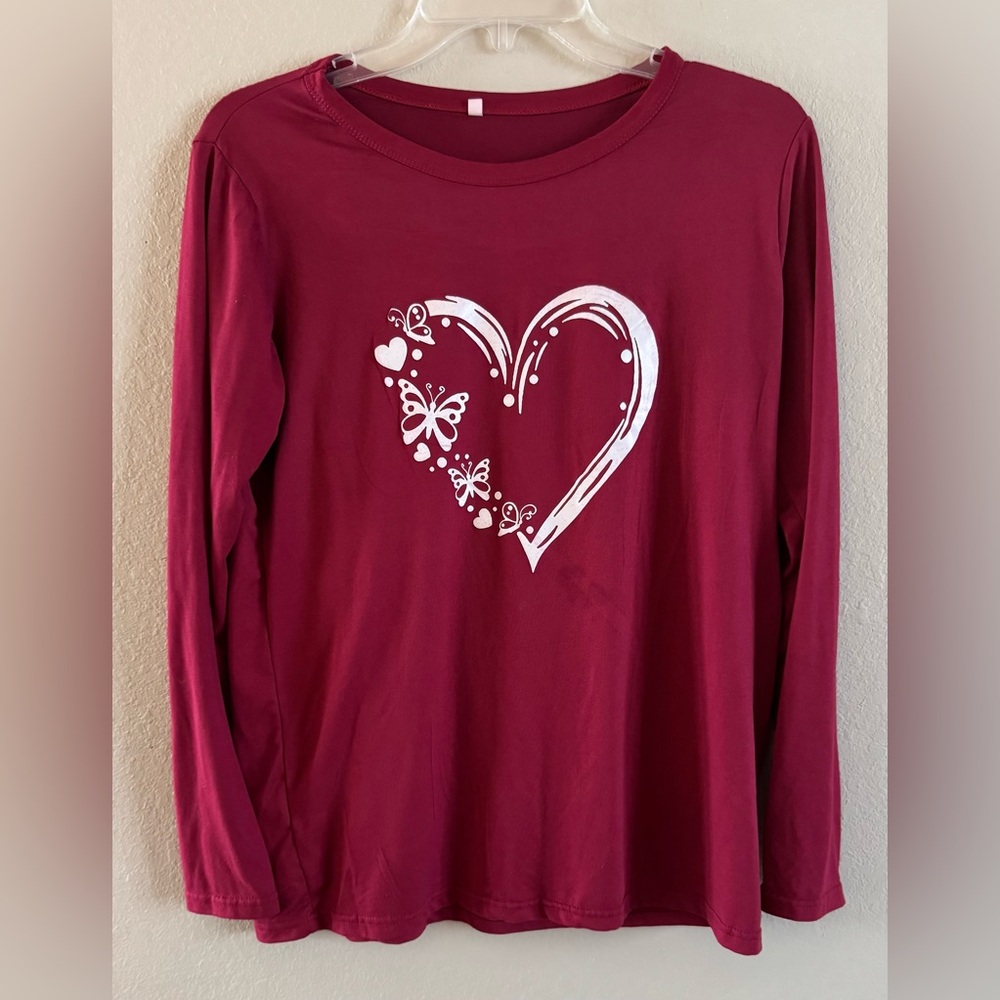 Women's Heart Top Red Shirt with White Graphic Heart Size Small Long Sleeves